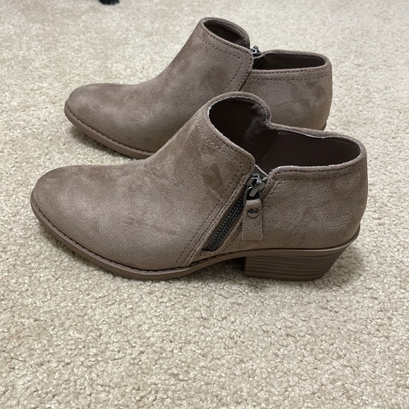 Falls Creek | memory foam tan booties - Picture 5 of 8